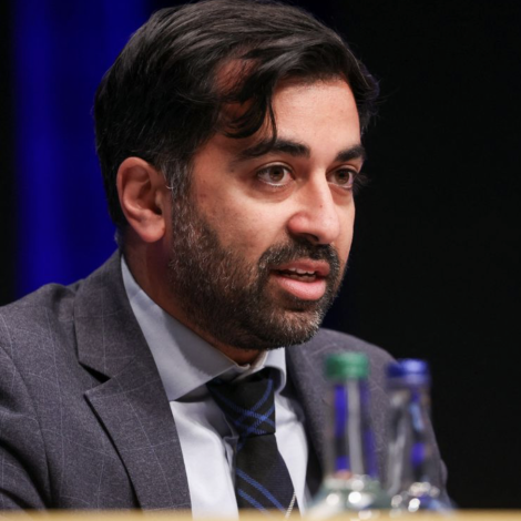 Eftirmaðurin hjá Sturgeon skal finnast: Skotski heilsumálaráðharrin bjóðar seg fram