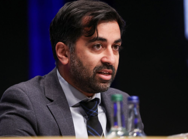 Humza Yousaf, skotskur heilsumálaráðharri (Mynd: Reuters)