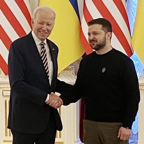 Joe Biden vitjar í Kyiv