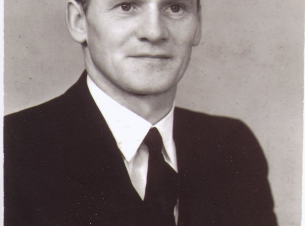 Palli Henriksen (1902-1980). Hevur metið við níggju FM-sigrum í einstaklingstelving.