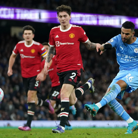 Riyad Mahrez var í hopla á Wembley leygardagin - Victor Lindelöf avgjørdi dagin eftir fyri United
