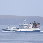 Arctic Voyager byrjar at landa til Havsbrún í morgin