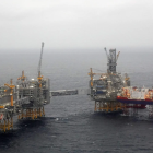 Norska stjórnin skundar undir oljuleiting