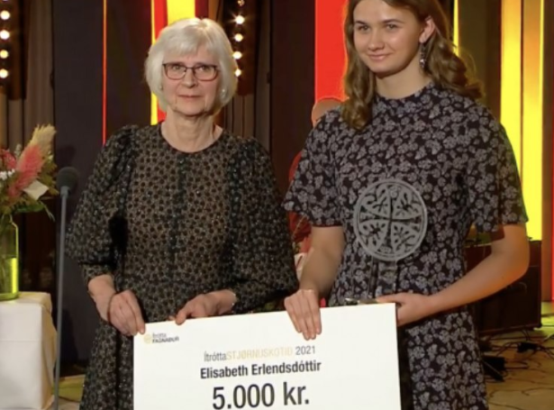 Í fjør vann Elisabeth heiðurslønina Stjørnuskot 2021 á Ítróttafagnaðinum, sum ÍSF skipar fyri