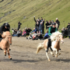 Stórur spenningur undan kappríðingina við Leynavatn