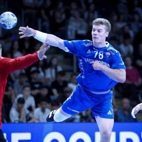 Føroyar taptiu fjórðingsfinaluna ímóti Serbia 27-30