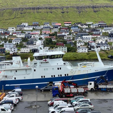 Polarstjørnan, Klakkur, Pison og Jákup B. selja á Fiskamarknaðinum