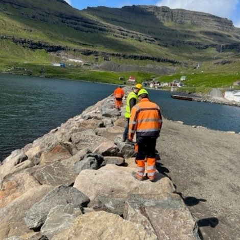 Bátahylurin í Árnafirði er nú avhendaður