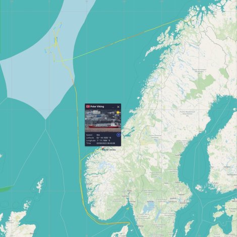 Fór beint av makrelfeltinum til Danmarkar