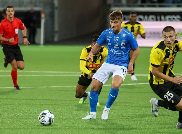 Jonn Johannesen í Champions League-dysti í Göteborg í 2023. Sigurin á BK Häcken eftir brotssparkskapping tá tryggjaði KÍ eitt pláss í deildarspæli (Mynd: Sverri Egholm)
