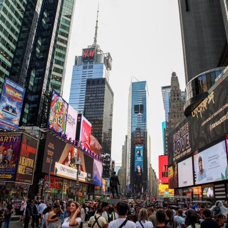 Myndir: Býurin sum aldri svevur