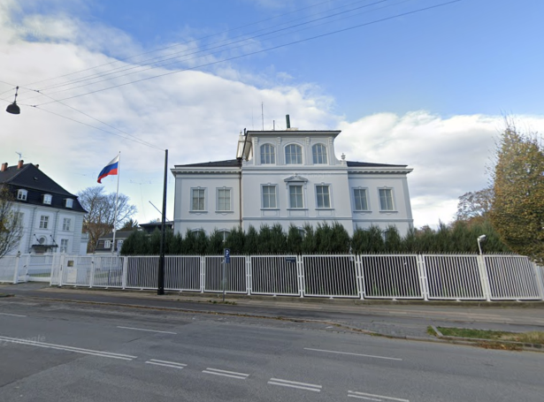 Russiska sendistovan liggur í Kristianiagade, nærhendis Østerport Station í Keypmannahavn (Mynd: Google)