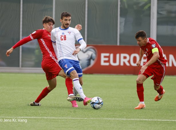 Føroyar spæla móti Moldova á útivølli síðst í september - millum tveir heimadystir. Moldova, ið er lægst styrkismett í bólkinum, kemur til Føroya mitt í november (Mynd: Sverri Egholm)