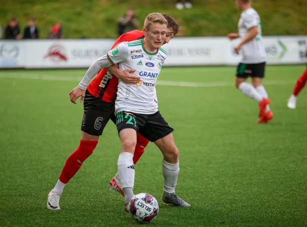 Teitur Olsen í seinnu hálvfinaluni í steypakappingini í fjør. Har vann HB 2-1 (Savnsmynd: Sverri Egholm)