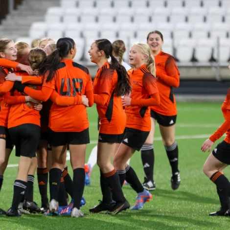 Skála vann 3-0 í finaluni hjá Gentur 16 í gjárkvøldið. Televarpið vísir eisini allar finalurnar í dag (Mynd: Bjarni Enghamar / FSF)