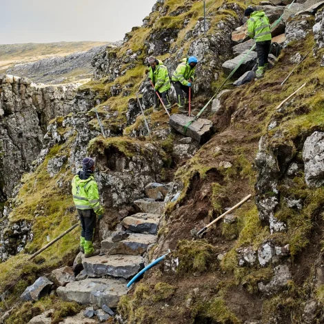 Sherpa-trappan niður í Hvannhaga skjótt liðug