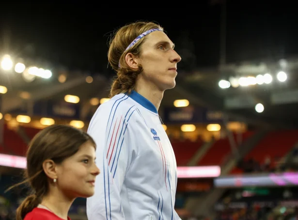 Jóan Símun í góðum málformi undan landsdystunum