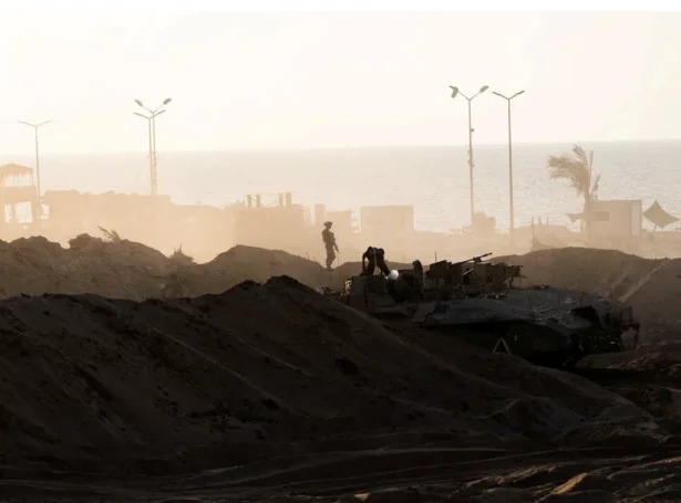 Ísraelsk herfólk í Gaza (Mynd: Reuters)