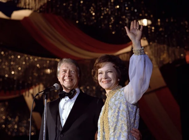 Jimmy og Rosalynn Carter avmyndaði 20. januar 1977 (Mynd: EPA)