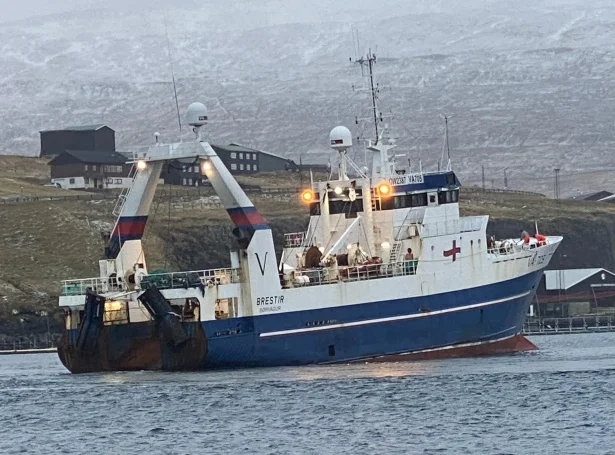 Brestir og Vesturvarði loystu av Miðvági í dag.