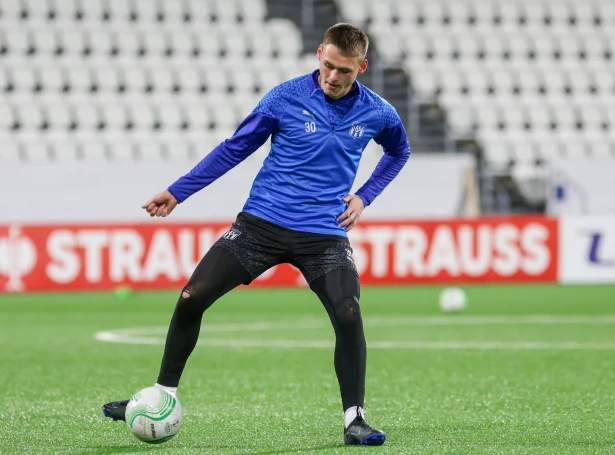 Jóhan Josephsen er útleigaður úr KÍ. 20-ára gamli áleyparin skoraði tvey mál móti barndómsfelagnum fyri B68 í kvøld - tað var ikki langt frá fyrsta landskappingartapinum hjá KÍ í ár (Savnsmynd: Sverri Egholm)