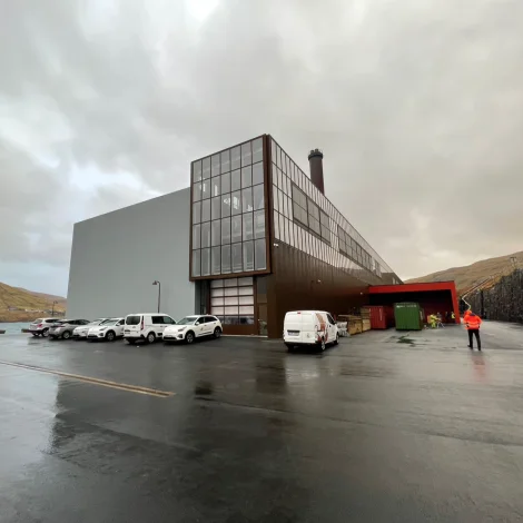Streymurin afturkomin kring landið