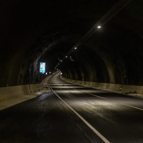 Sandoyartunnilin verður stongdur fyri ferðslu í nakrar tímar