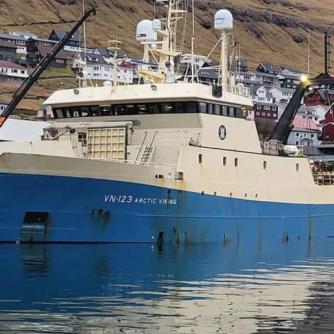 Arctic Viking komin heim at landa rækjur