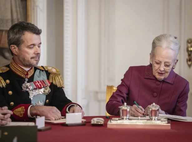 Hetta er fyrsta fólkatingsvalið, síðan Margreta drotning legði frá sær, og verður fyrsta kongsumfarið hjá Fríðriki kongi væntandi í dag (Savnsmynd)