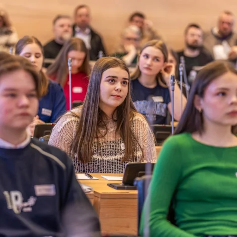 Myndir: Ungdómur í løgtinginum