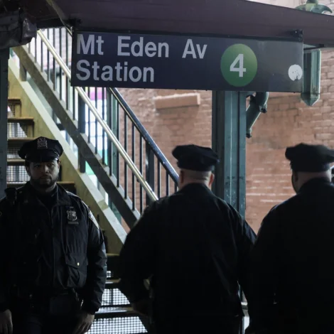 Fleiri skotin á metrostøð í New York