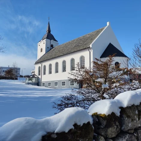 Miðvágs kirkja