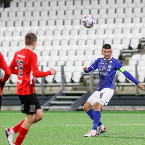 Í 2024 sigraði eitt ungt HB-lið á KÍ í stórsteypadystinum. I dag er styrkisroynd hjá  greipuvinnarunum og liðnum við silvuri í fjør (Savnsmynd: Sverri Egholm)