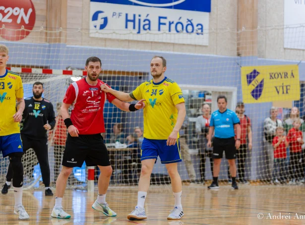 KÍF og VÍF spæla móti ávikavist StÍF og Neistanum skírsdag (Savnsmynd: Andrei Antal)