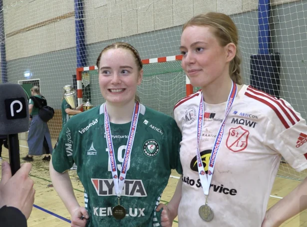 Video: Hammer-systrarnar nøgdar á hvør sín hátt