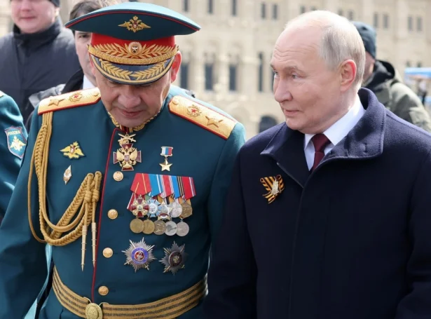 Sergej Sjojgu og Vladimir Putin (Mynd: EPA)