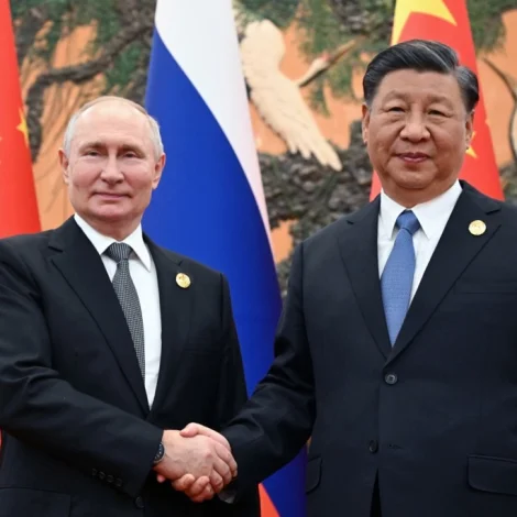 Putin fer til Kina seinni í vikuni