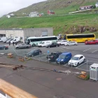 Bussarnir sleppa norður um fjørðin við Smyrli í morgin