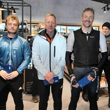 Tríggir teir fyrstu í gjár. Frá vinstru Bergtór Thorsteinsson, Pauli Poulsen og Jákup Petur Eliassen