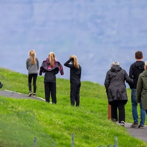 Knapt 54.700 fólk búðu í Føroyum 1. mai — vøksturin er 0,7%