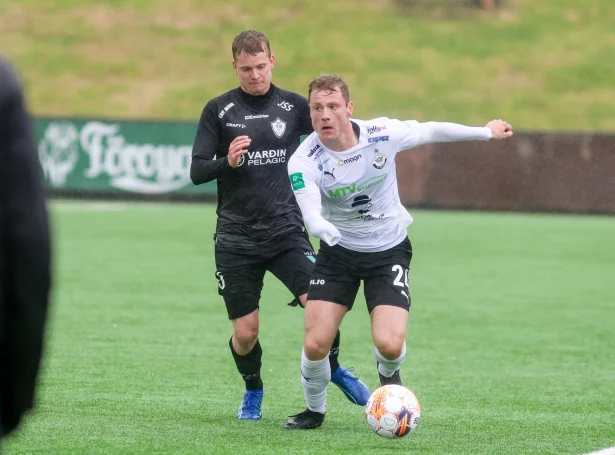 TB og B36 bresta saman til ólavsøkudyst - í fyrsta dystinum eftir summarsteðgin og í tí fyrsta í 17. umfari (Savnsmynd: Sverri Egholm)