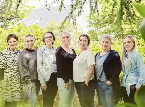 Frá vinstru Elsebeth Samuelsen, Annika E. Breiðaskarð, Bingerð H. Fosságil, Linda Arnfríaðrdóttir, Elisabeth Eið Eliassen, Ella N. Heinesen og Silja Michalsen