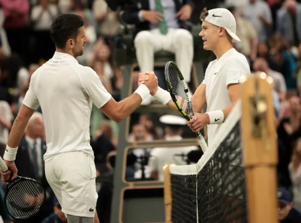 Novak Djokovic og Holger Rune (Mynd: EPA)