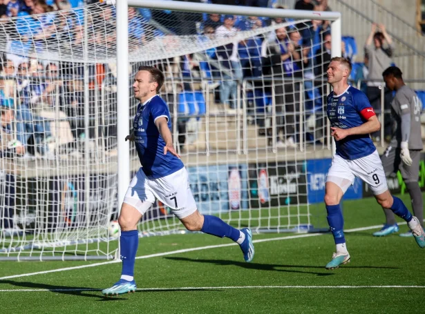 Árni Frederiksberg eftir 1-0 málið í dagsins dysti. (Mynd: Sverri Egholm)