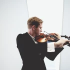 Frumframførsla av nýskrivaðari sonatu fyri solo violin