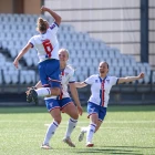 Heidi Sevdal hevur her lagt Føroyar á odda 1-0 við frálíkum máli (Mynd: Sverri Egholm)
