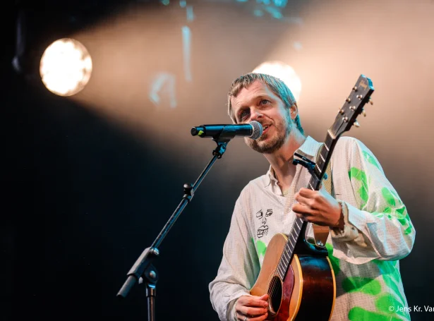 Teitur framførir her á G! Festivalinum (Mynd: Jens Kr. Vang)