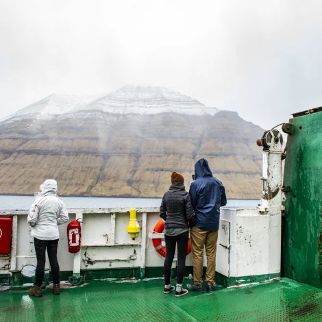 Strandferðslan setir nú bíleggingarskipanina í verk á øllum sjóvegis farleiðunum