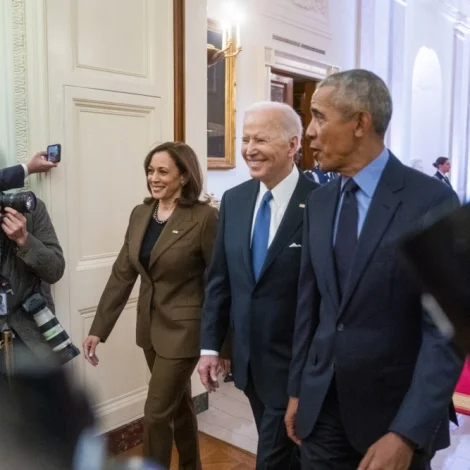 Obama stuðlar Kamalu Harris sum forsetavalevni