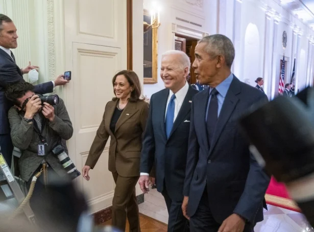 Kamala Harris, Joe Biden og Barack Obama (Savnsmynd: EPA)